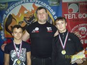 Мелентьев Олег-самый титулованый армреслер Кургана с призерами Турнира